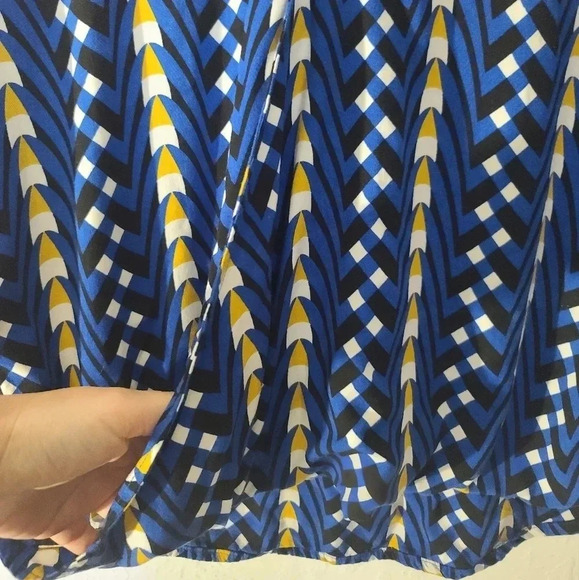 The Odells | Alisha Blue Geo Print Shirt Sz M ~ 3/$15 - Picture 8 of 8